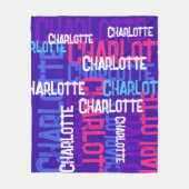 モノグラムの繰り返し名パターンキッズ フリースブランケット (正面)