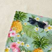モノグラムの追加 |熱帯の花とパイナップル ビーチタオル (インサイチュ)