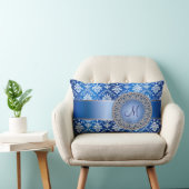 モノグラムの青のダマスク織 ランバークッション (椅子)