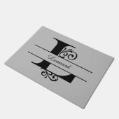 モノグラムの飾り文字L (名前付き) ドアマット (アングル)