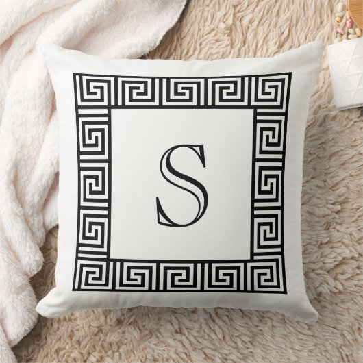 モノグラムの黒く及び白いギリシャ人の鍵の装飾用クッション クッション (ブランケット)