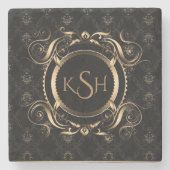 モノグラムの黒と金ゴールド渦巻形のの円形フレームUSB C ストーンコースター (正面)