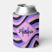 モノグラムのGroovyピンクと紫のブサイケデリックラック 缶クーラー (缶正面)
