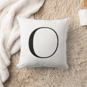 モノグラムはOを置きます クッション (ブランケット)