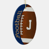 モノグラムまたは数フットボールのオーナメント、あなたの色 セラミックオーナメント (右)