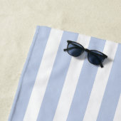 モノグラムイニシャルほこりっぽいライトブルー白ストライプ色 ビーチタオル (インサイチュ)