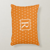 モノグラムイニシャルオレンジホワイト水玉模様カワイイ アクセントクッション (正面(垂直))