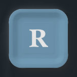 モノグラムイニシャルカスタムカラーズダスティブルーホワイト ペーパープレート<br><div class="desc">文字テンプレートでモノグラムのイニシャル可能にカスタマイズ!</div>