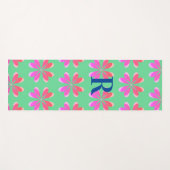 モノグラムイニシャルライムグリーンピンクレトロフローラ ヨガマット (正面(横))