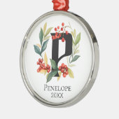 モノグラムイニシャルレターPベリーリースクリスマス メタルオーナメント (左)