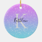 モノグラムイニシャル名ピンクブルースパークルグラデーション セラミックオーナメント (裏面)