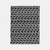 モノグラムイニシャル文字M フリースブランケット (正面)