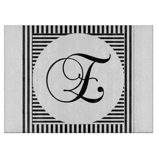 モノグラムイニシャルE カッティングボード (正面)