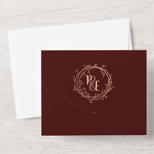 モノグラムエレガントスクリプトレッド金ゴールドリース結婚の オールインワン招待状 (裏面)