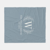 モノグラムエレガントダスティブルーファミリー名 フリースブランケット (正面(横))