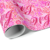 モノグラムオンパステルピンクフローラ背景 ラッピングペーパー (ロールコーナー)