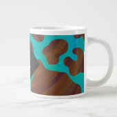モノグラムカウブラウンおよびティール(緑がかった色)プリント ジャンボコーヒーマグカップ (右)