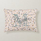 モノグラムカスタムテラゾパターンソフトニュートラル アクセントクッション (正面)