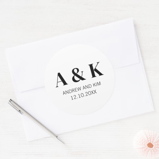 モノグラムカップル結婚式のパーティーは赤ちゃんのシャワーを好む ラウンドシール (封筒)