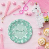 モノグラムガーリーミントホワイトデイジー花と名前 ペーパープレート (パーティー)