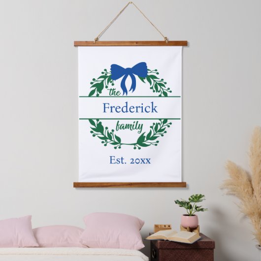 モノグラムグリーンリースファミリー結婚ネームのギフト 吊り下げ型タペストリー (寝室)