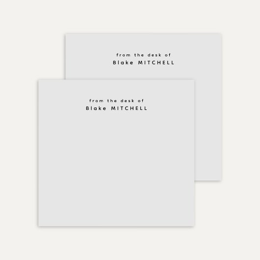 モノグラムグレイシンプルの机から ポストイット