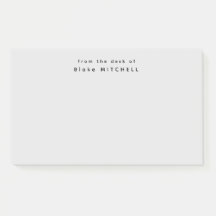 モノグラムグレイシンプルの机から