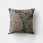 モノグラムグレー印刷リネンルックグランジフローラ クッション (裏面)