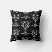 モノグラムゴシックハートおよび矢印パターン クッション (裏面)