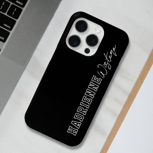 モノグラムスクリプトネーム バーシティカレッジ ブラック ホワイト iPhone 15 PROケース