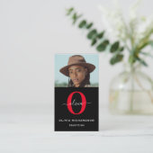 モノグラムスクリプト名白黒赤いジョブ垂直 名刺 (スタンド正面)