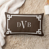 モノグラムダークブラウンギリシャ鍵縁ど ランバークッション (ブランケット)