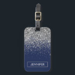 モノグラムネイビーブルーシルバーグラムグリッター ラゲッジタグ<br><div class="desc">シルバーとネイビーブルーフェイクグリッタースパークルとシックエレガントトレンディー高級ラゲージタグモノグラムの。これらのモノグラム – あなた自身の名前を追加カスタマイズバッグラベルはあなたの名前で更新することができる。</div>