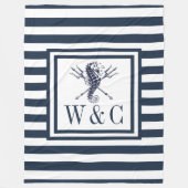 モノグラムネイビーブルーストライプル航海のシーホース フリースブランケット (正面)