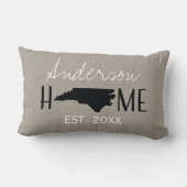 モノグラムバーラップホーム州ノースカロライナ | ランバークッション (裏面)