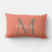 モノグラムパーソナライズされたと名前ライトピンク ランバークッション (裏面)