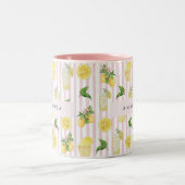 モノグラムパーソナライズされたウォーターカラーレモンレモネード ツートーンマグカップ (中央)