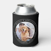 モノグラムパーソナライズされたカップル写真結婚の数 缶クーラー (缶正面)