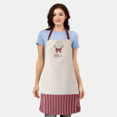 モノグラムパーソナライズされたクレストボウクリスマス エプロン (着用した状態)