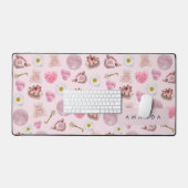 モノグラムパーソナライズされたコケットピンクムーンフェミニン デスクマット (キーボード&マウス)