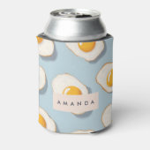 モノグラムパーソナライズされたサニーサイドアップ卵パターン 缶クーラー (缶裏面)