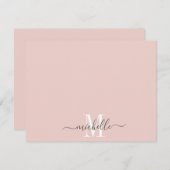 モノグラムパーソナライズされたダスティピンクの白いスクリプト名 ノートカード (正面/裏面)