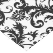 モノグラムパーソナライズされたブラックダムスク花柄 テーブルクロス (アングル)