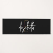 モノグラムパーソナライズされたブラック ヨガマット (正面(横))