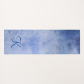 モノグラムパーソナライズされたブルーとホワイトウォーターの色 ヨガマット (裏面(横))