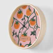 モノグラムパーソナライズされたレトロトマトつる植物パターン 壁時計 (傾斜)