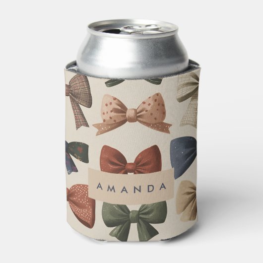 モノグラムパーソナライズされたレトロヴィンテージ弓パターン 缶クーラー (缶正面)