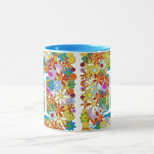 モノグラムパーソナライズされた又は名称花の模様 マグカップ (中央)