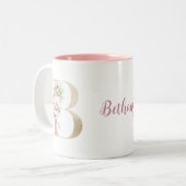 モノグラムパーソナライズされた金ゴールドレターBピンクフローラ ツートーンマグカップ (正面左)