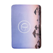 モノグラムパープルグラデーションサンセットカリフォルニアビーチはっきりした バスマット (正面縦)